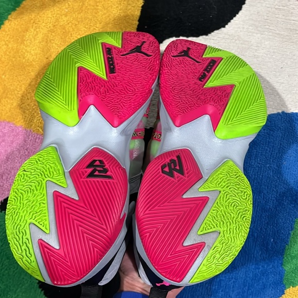 Gently used air Jordan for men worn few times in a mint condition - Picture 7 of 9